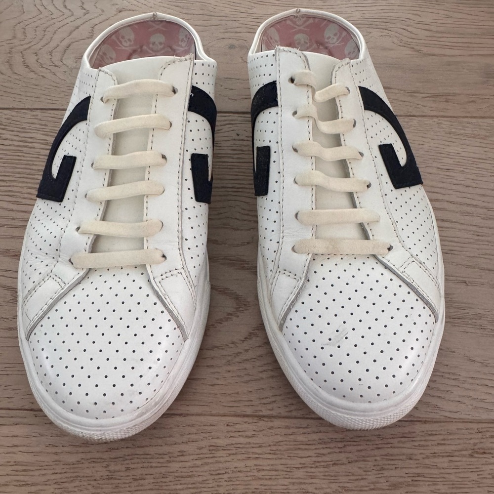 Woman’s G/FORE Womens Disruptor S Street Shoes - Snow color size 7